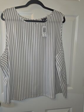 Torrid Size 3x Gray & White Striped Shell Top